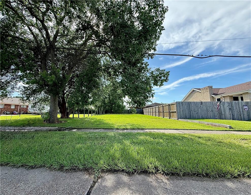 308 Chalmette Avenue, Chalmette, Louisiana image 1