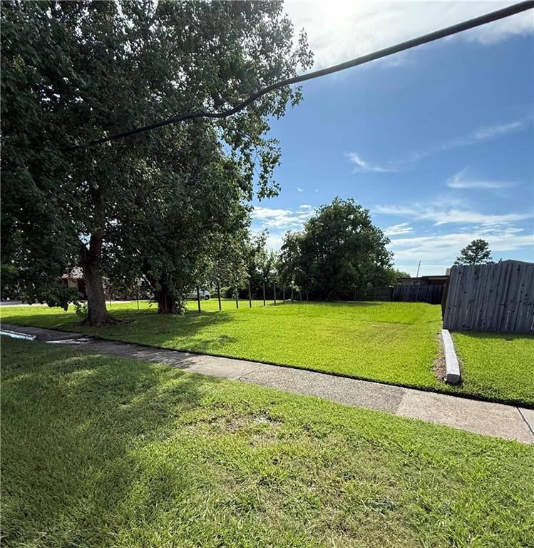 308 Chalmette Avenue, Chalmette, Louisiana image 2