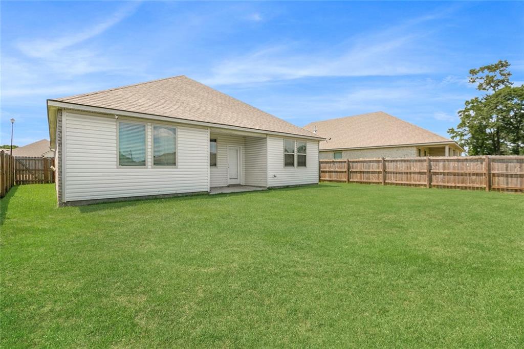 34220 Garnet Lake Drive, Walker, Louisiana image 17