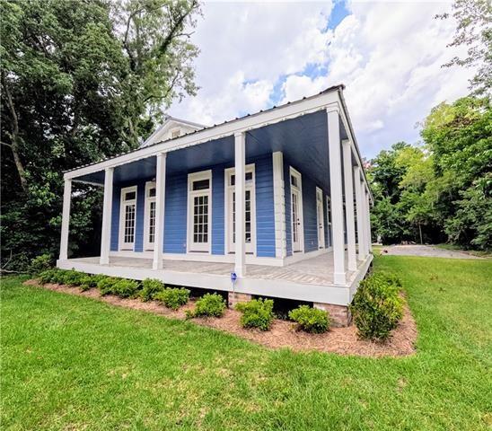 102 Covington Street, Madisonville, Louisiana image 2