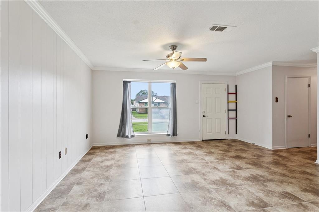 230 Brett Drive, Gretna, Louisiana image 2