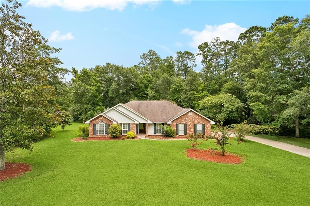 61272 Timberbend Drive, Lacombe, Louisiana image 1