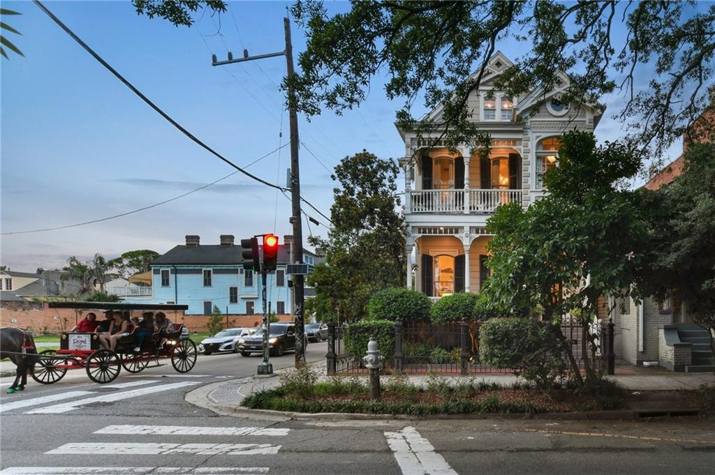 639 Esplanade Avenue, New Orleans, Louisiana image 5