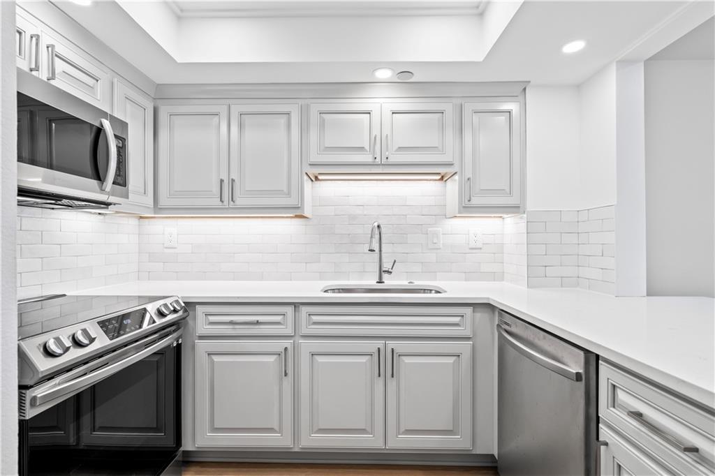 300 Lake Marina Avenue #7-C, New Orleans, Louisiana image 2