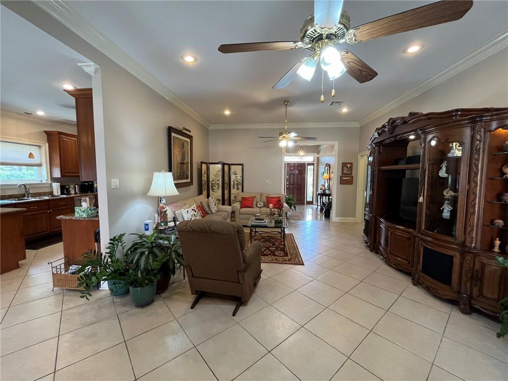 725 Marlene Drive, Gretna, Louisiana image 6