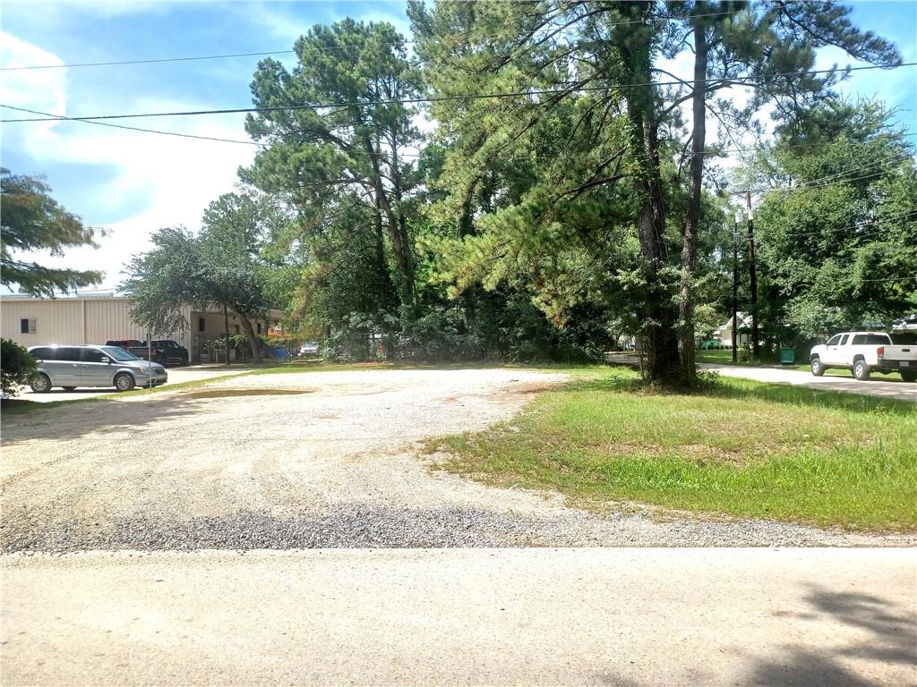 E 32nd Avenue, Covington, Louisiana image 1