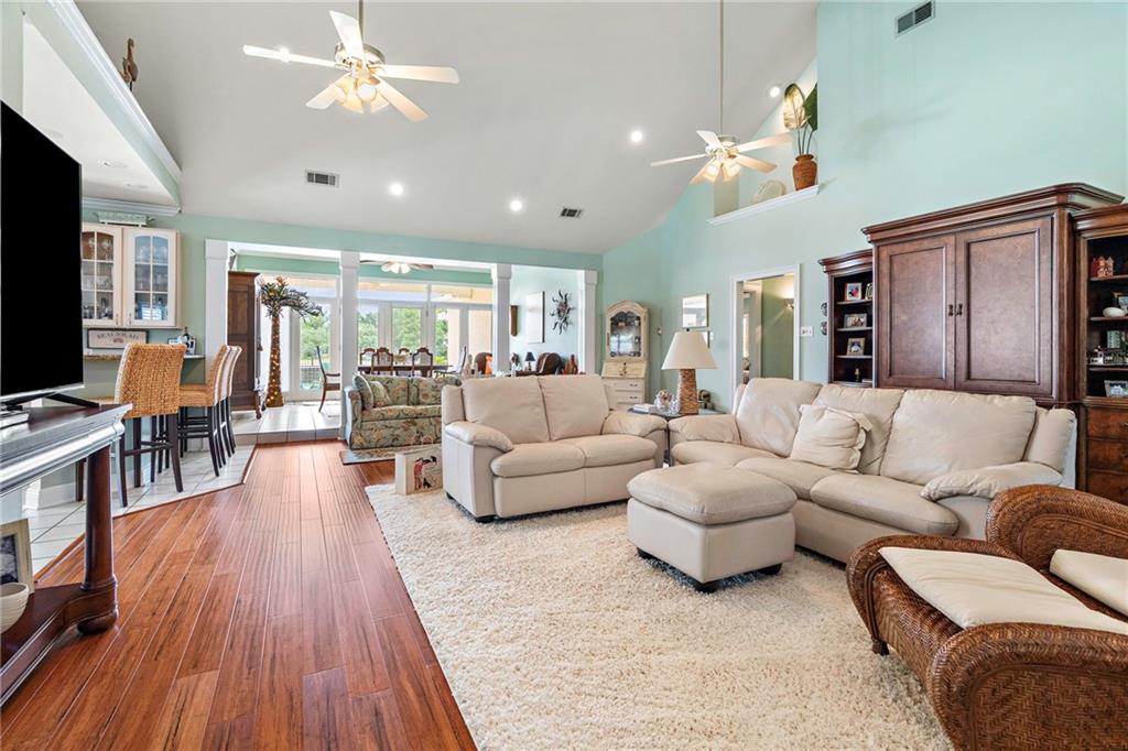 3913 Lake Providence Drive, Harvey, Louisiana image 11