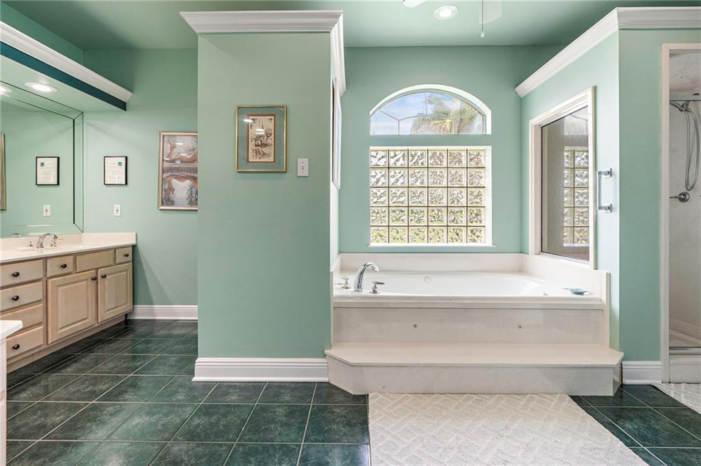 3913 Lake Providence Drive, Harvey, Louisiana image 22