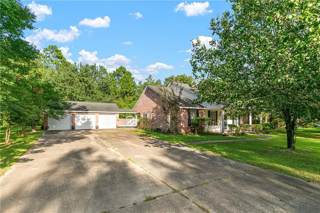 118 Driftwood Road, Carriere, Mississippi image 2