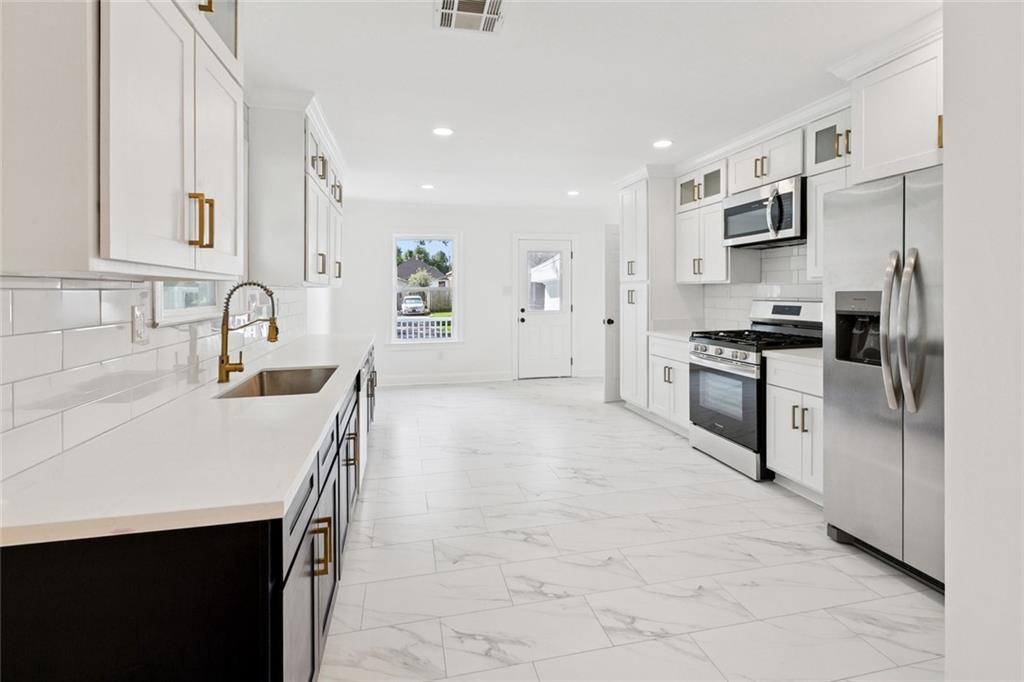 4900 Moore Drive, New Orleans, Louisiana image 9