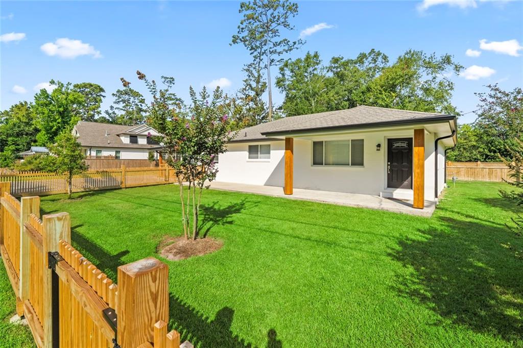 742 Lamarque Street, Mandeville, Louisiana image 2