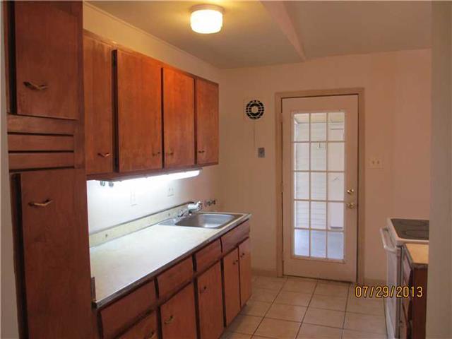 Photo 3 of Single Family Residence at 515 Diplomat St, Terrytown, LA 70056 | MLS# 960483 |  | Sold on 2013-09-17