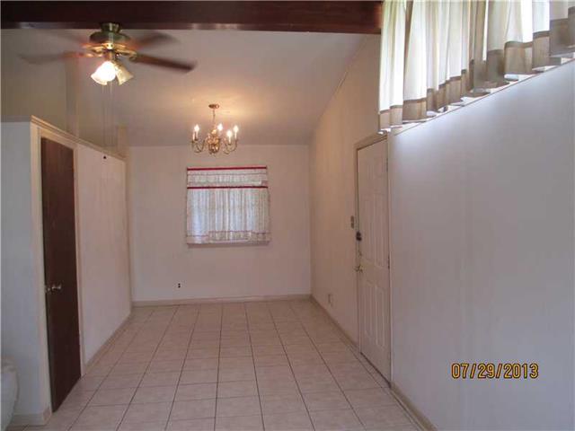 Photo 4 of Single Family Residence at 515 Diplomat St, Terrytown, LA 70056 | MLS# 960483 |  | Sold on 2013-09-17