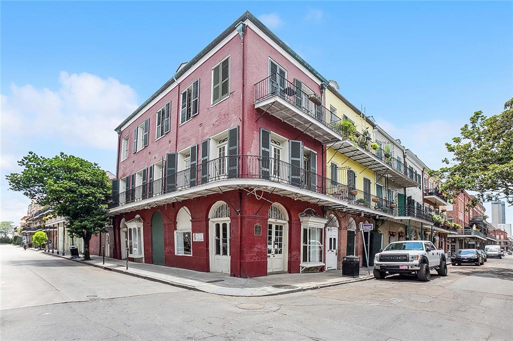 838 Chartres Street