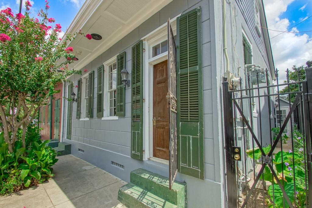 1135 Ursulines Avenue, New Orleans, LA 