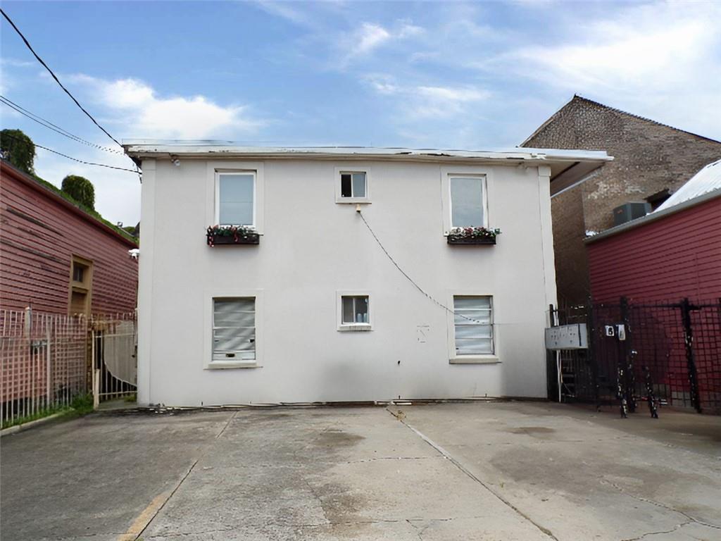 listing main picture