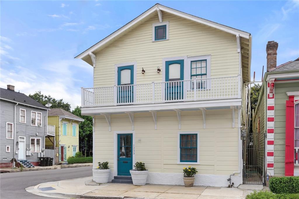 1233 Ursulines Avenue, New Orleans, LA 