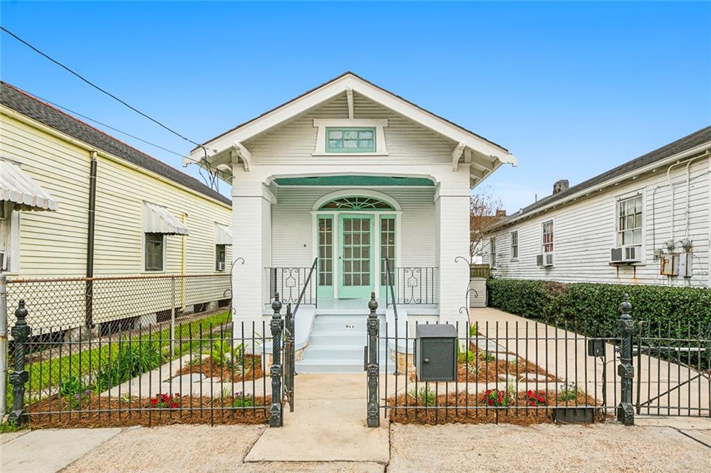 911 Lesseps Street, New Orleans, LA 