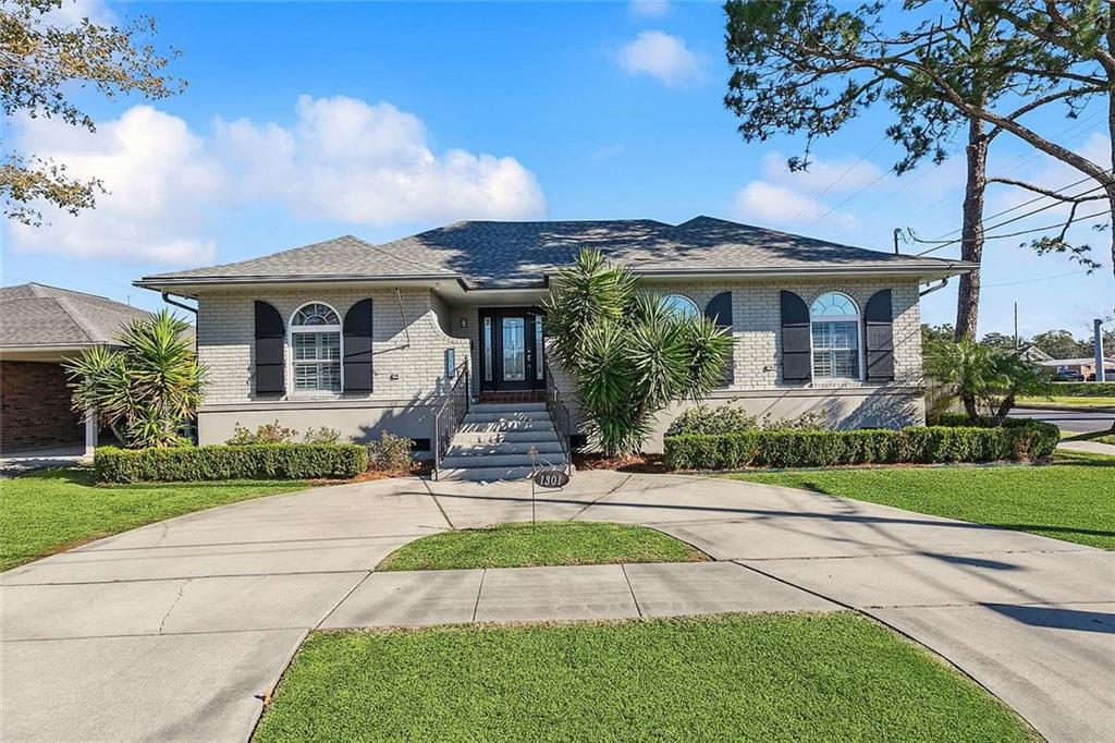 1301 Poinsetta Street, Metairie, LA 