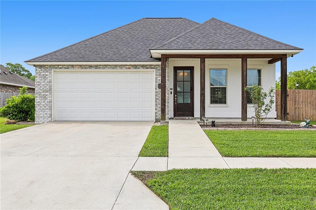 829 Flat Lands Drive, Gonzales, LA 