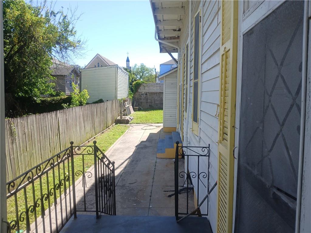 1322 Kerlerec Street, New Orleans, Louisiana image 2