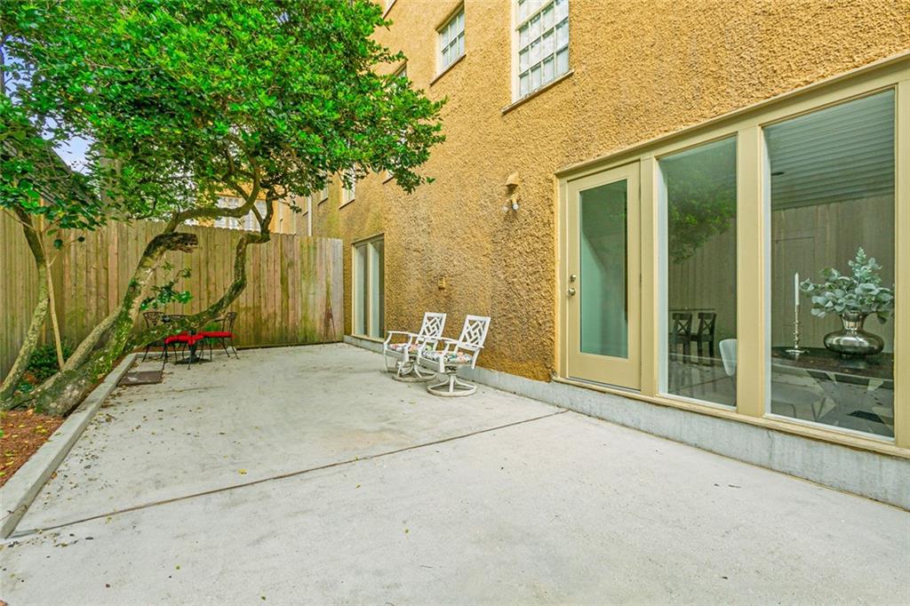 7608 St. Charles Avenue #A, New Orleans, Louisiana image 2