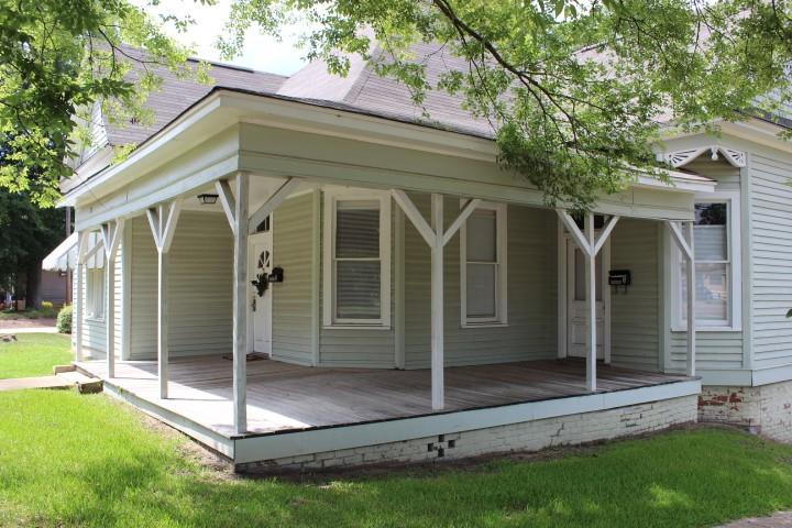 710 Delaware Avenue, Mccomb, Mississippi image 1