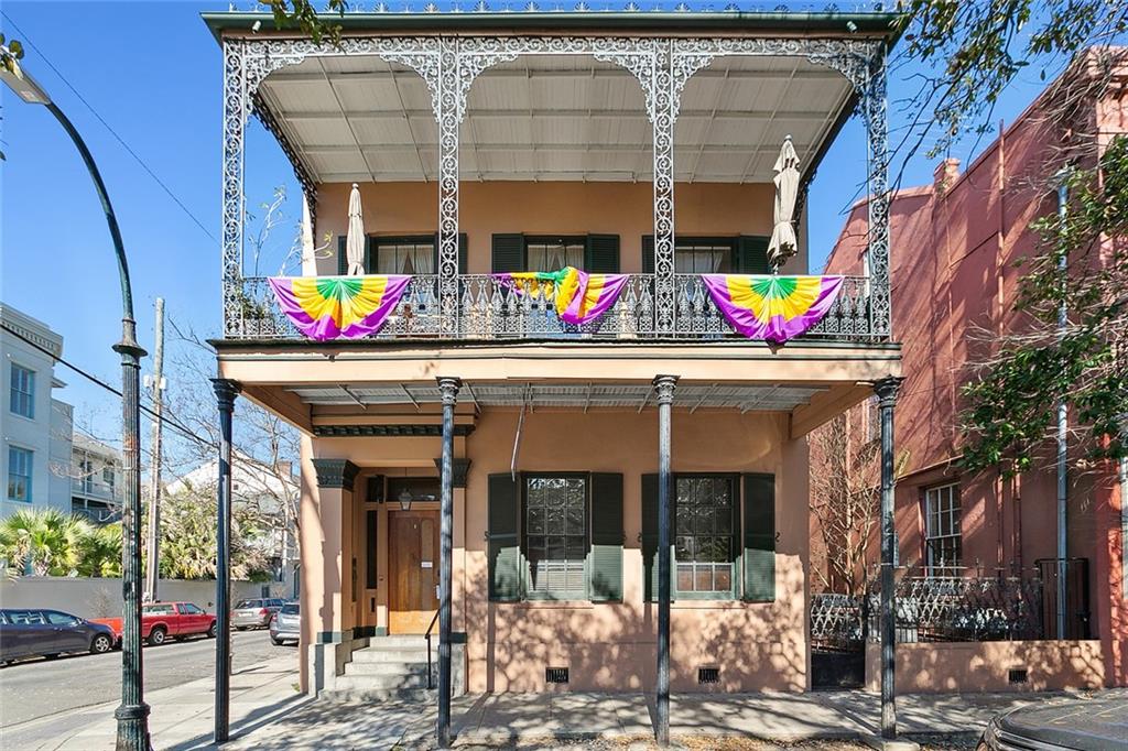 **OPEN HOUSE WED, JULY 24TH, 12:00pm-2:00pm** STUNNING Marigny condo on beautiful, tree-lined Esplanade Ave awaits you. With SOARING ceilings and gleaming hardwood floors, this studio is flooded with natural light and filled with charm. Condo also features a private changing area and BEAUTIFUL kitchenette. Enjoy access to a relaxing gated courtyard as well as on-site laundry. Just steps from the French Quarter and ideally located nearby many local attractions and restaurants, come experience New Orleans living at its finest! Schedule your private tour TODAY! 

**Unit 8 is also for sale, see MLS #2459514. Can be purchased together (units 8 and 9) for $400,000**