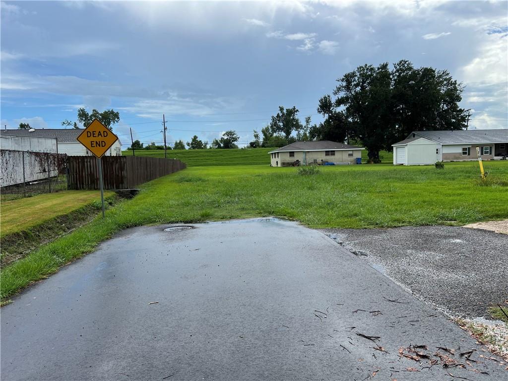 11 Clayton Drive, Norco, Louisiana image 1