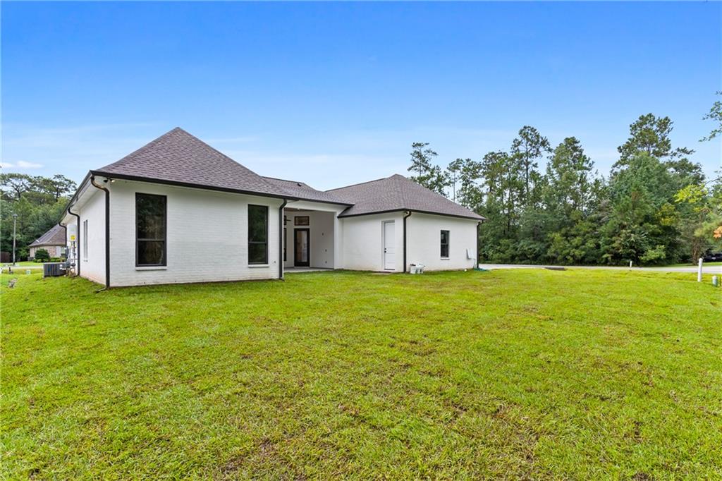 217 Belle Pointe Drive, Madisonville, Louisiana image 32