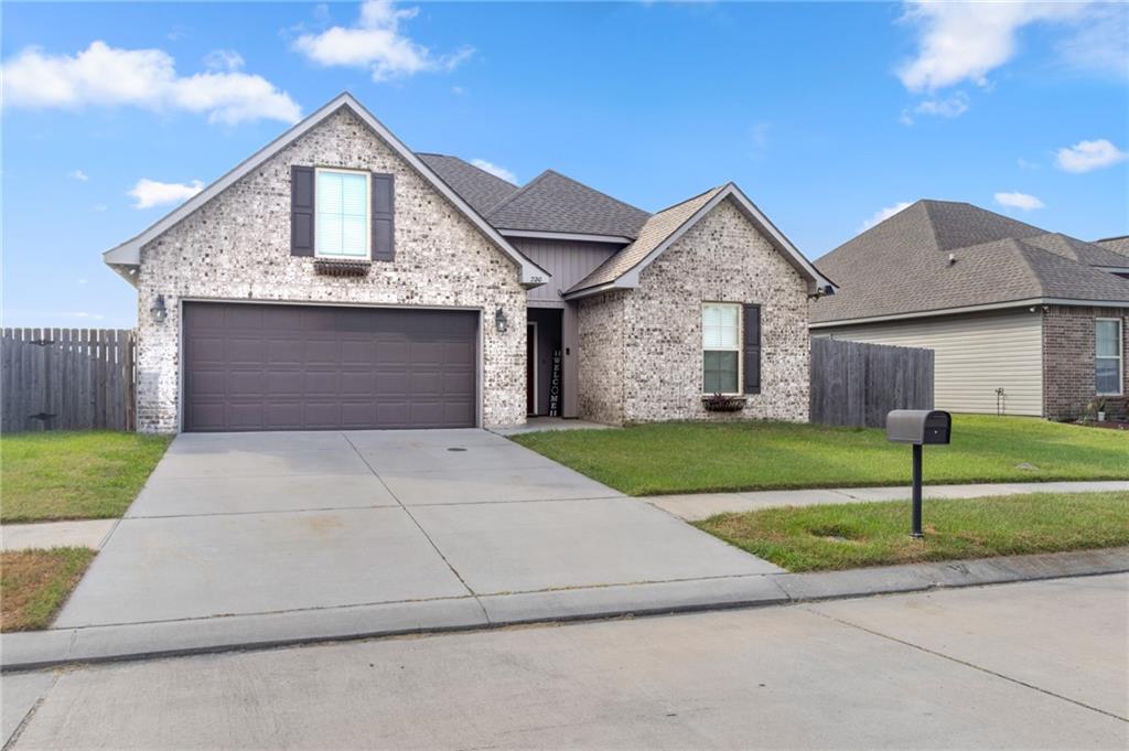 220 Ashton Oaks Lane, Luling, Louisiana image 2