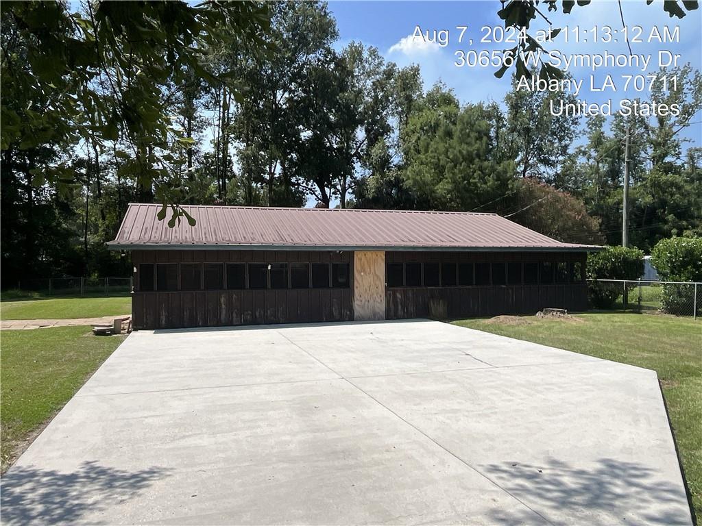 30656 Symphony Drive, Albany, Louisiana image 1