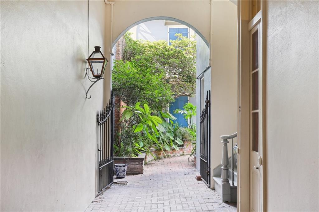 718 Barracks Street #6, New Orleans, Louisiana image 2
