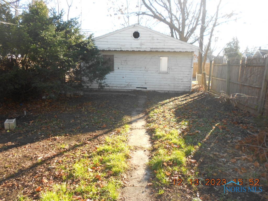 116 Central Avenue, Toledo, Ohio 43608, 3 Bedrooms Bedrooms, ,1 BathroomBathrooms,Residential Lease,Closed,Central,6110098