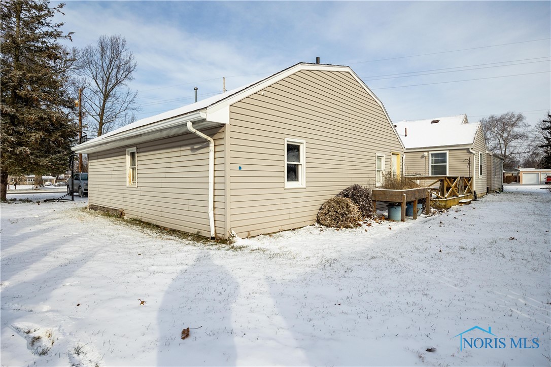 521 Cole Road, Fremont, Ohio 43420, 3 Bedrooms Bedrooms, ,2 BathroomsBathrooms,Residential,Closed,Cole,6111155
