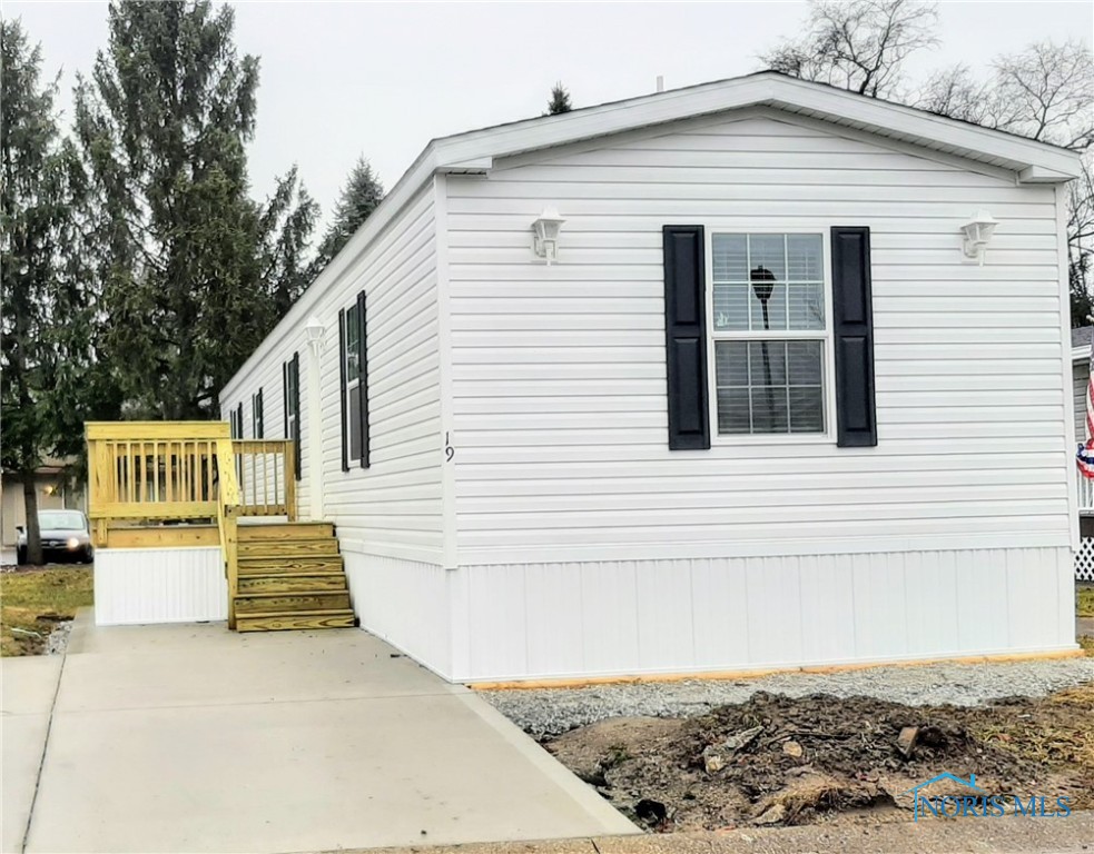 1048 Main Street, Bowling Green, Ohio 43402, 3 Bedrooms Bedrooms, ,2 BathroomsBathrooms,Residential,Active,Main,6112016