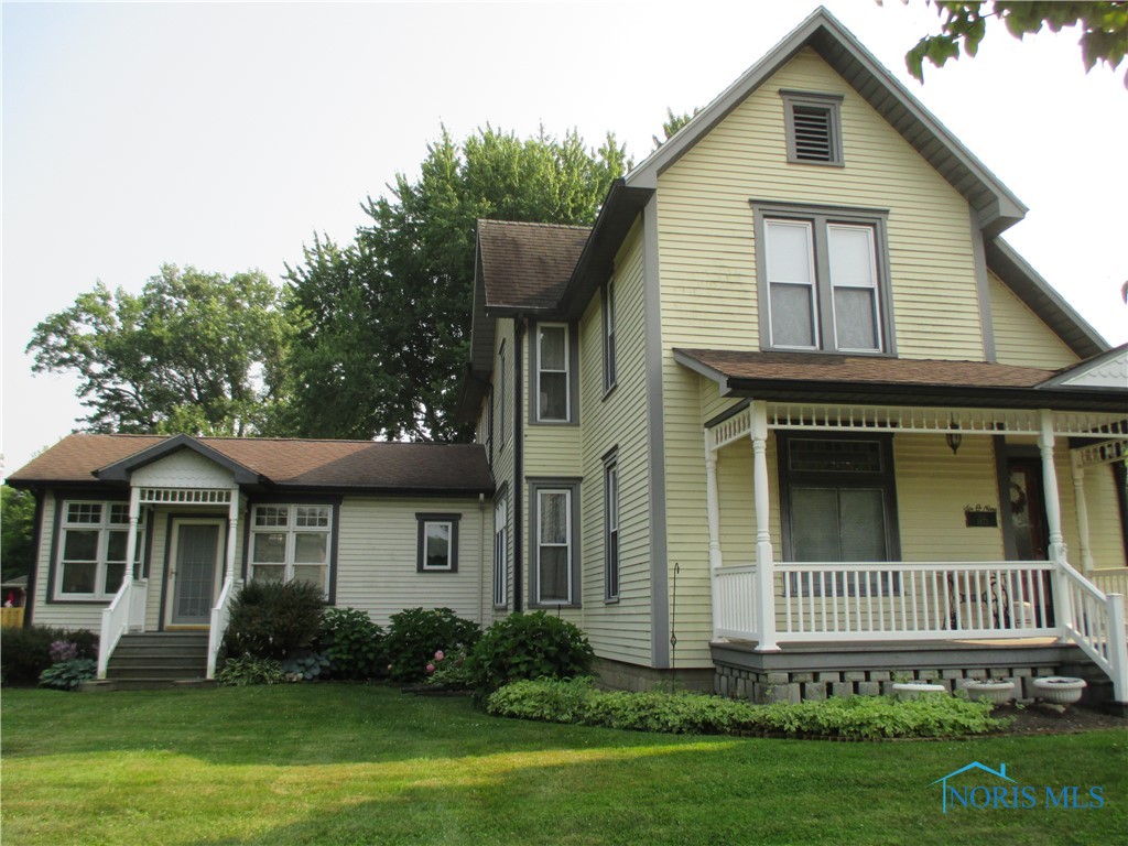 609 Wallace Avenue, Bowling Green, Ohio 43402, 3 Bedrooms Bedrooms, ,2 BathroomsBathrooms,Residential,Active Under Contract,Wallace,6112169