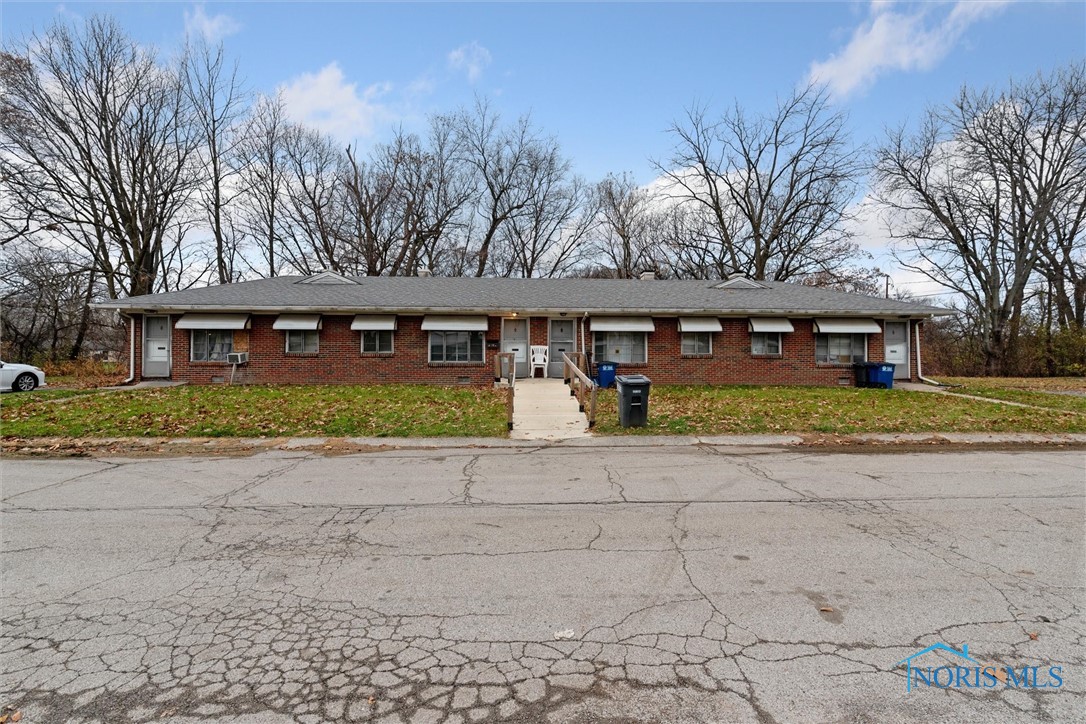 10 Terrace Downs Street, Toledo, Ohio 43614, ,Residential Income,Active Under Contract,Terrace Downs,6112620