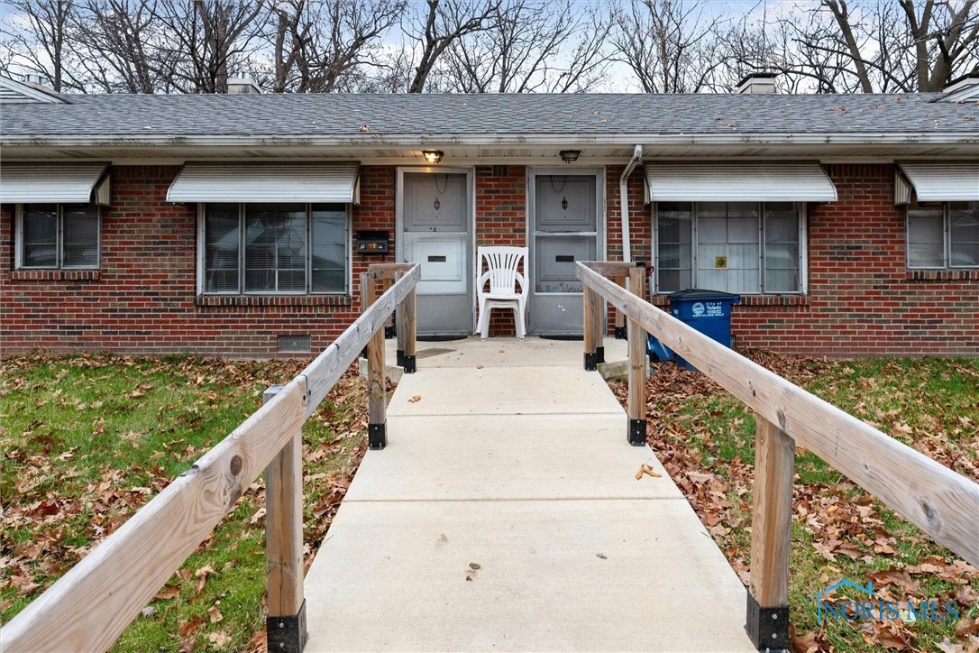 10 Terrace Downs Street, Toledo, Ohio 43614, ,Residential Income,Active Under Contract,Terrace Downs,6112620