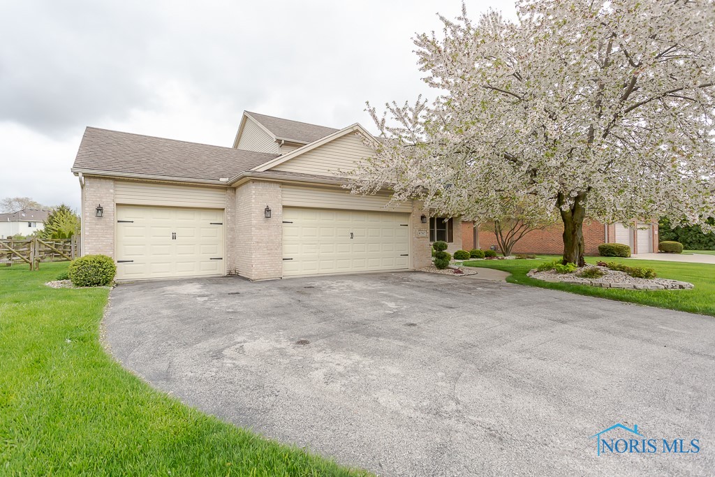 4747 Cabriolet Lane, Maumee, OH 43537