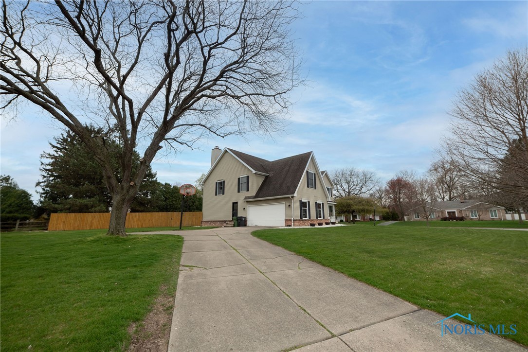 729 Grand Valley Drive, Maumee, Ohio 43537, 4 Bedrooms Bedrooms, ,4 BathroomsBathrooms,Residential,Active Under Contract,Grand Valley,6114110