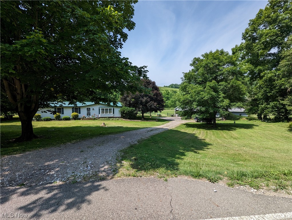 27615 County Road 171, Fresno, OH 