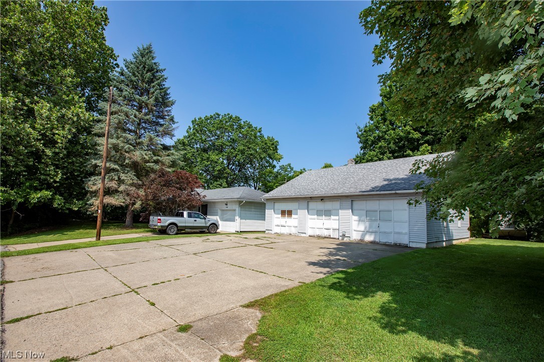 5590 Ford Road, Sheffield Village, OH 