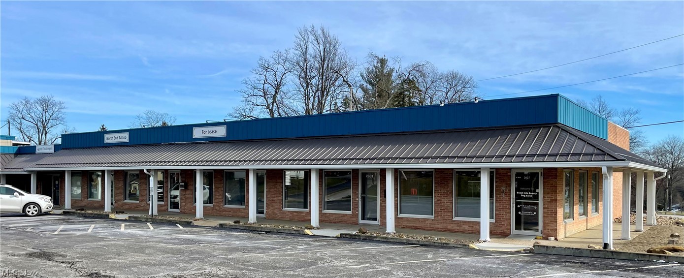 Great Exposure for Your Business at This Ideally Located Shopping Center. 2633 Cleveland Rd Currently Offers 1900 Square Feet. Tenant is responsible for all utilities, however, no additional CAM fees are applied. Lease terms may allow for limited free rent and improvement allowances.  Brochure available upon request.  Space may be divisible.
