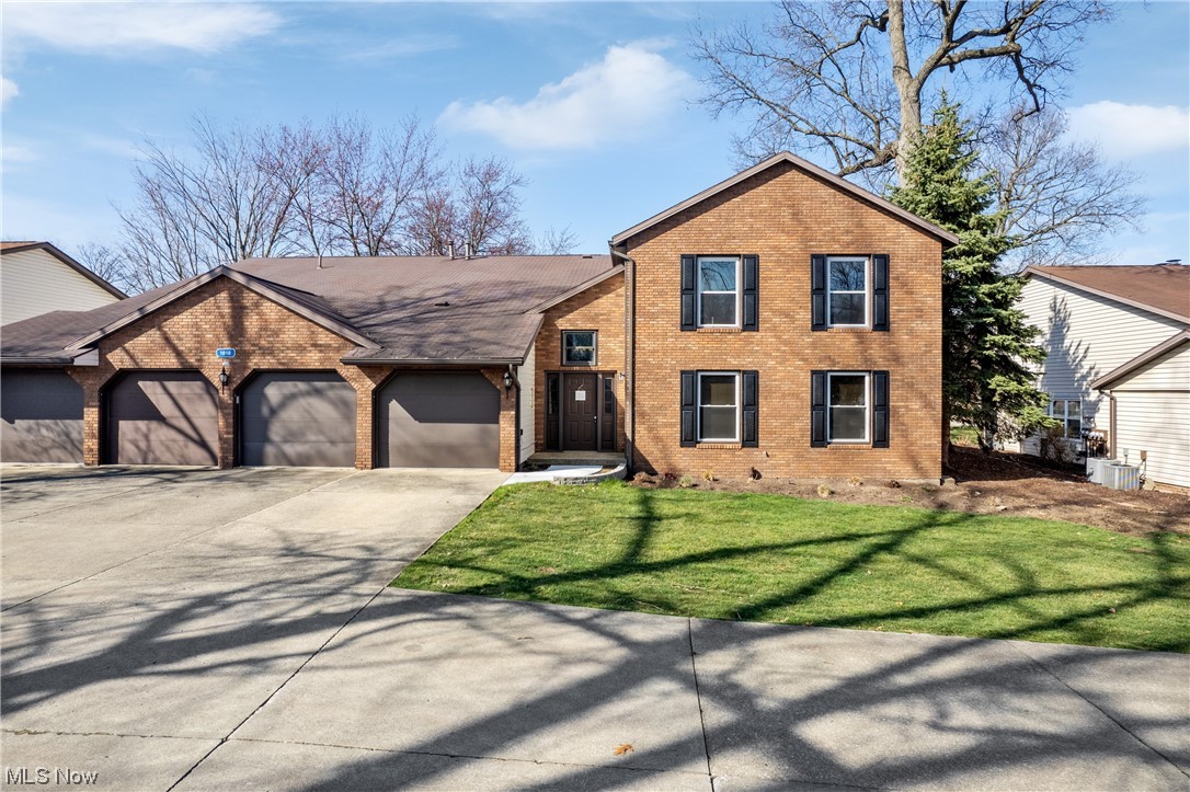 1818 Harbour Circle NW 12C, Canton, OH 