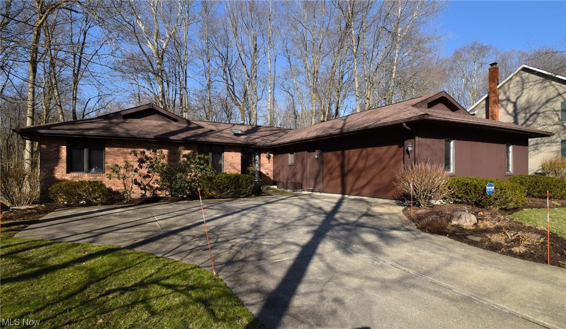 18230 Rolling Brook Drive, Chagrin Falls, OH 