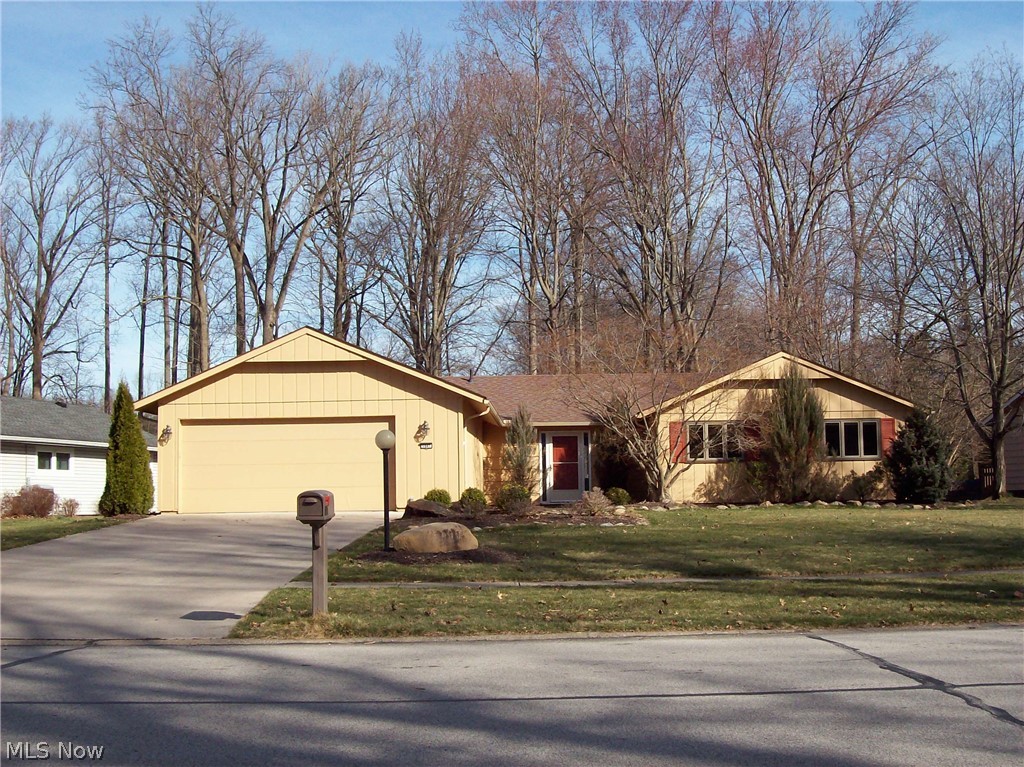 5847 Hickory Trail, North Ridgeville, OH 44039