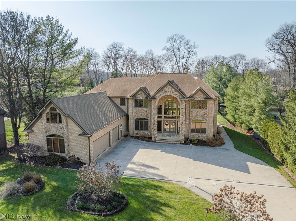 4648 Dustys Circle, New Franklin, OH 44319