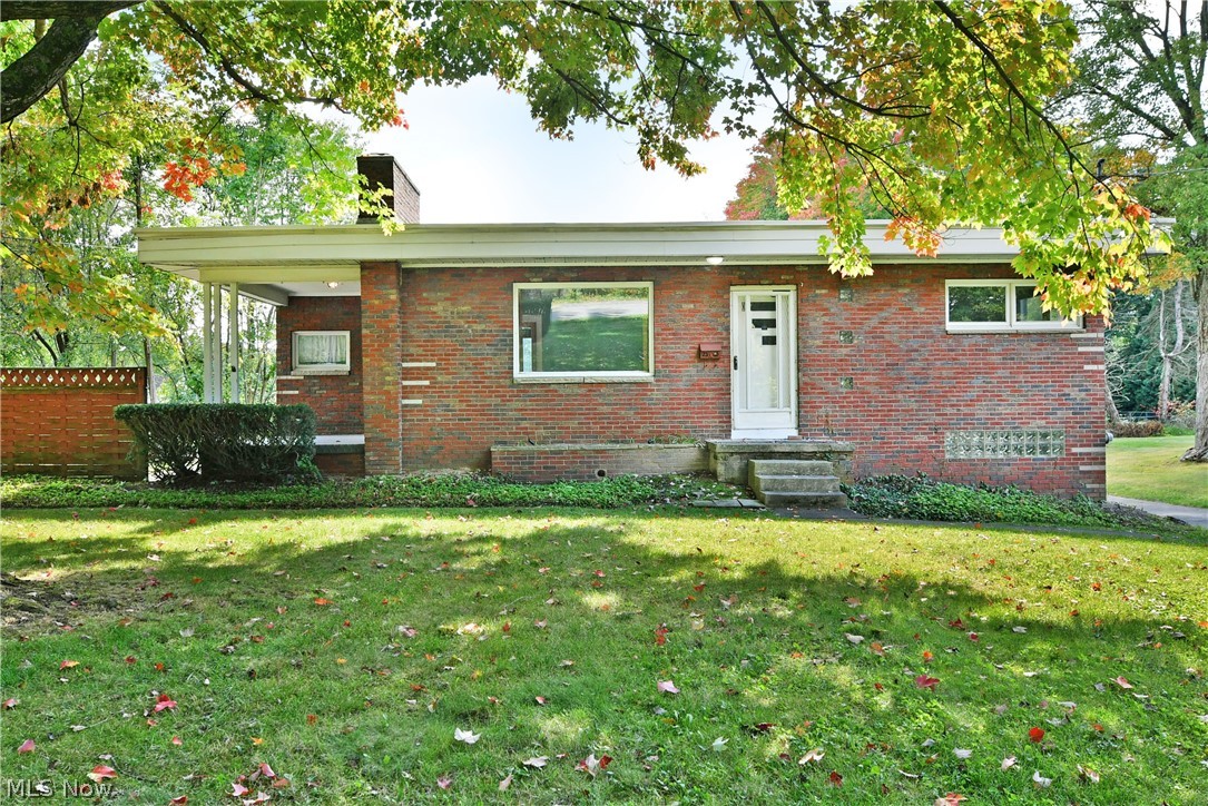 2367 Old Furnace Road, Youngstown, OH 