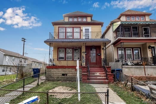 $$$ maker.
Up and coming lower West Side area.
Lower is rented at $950.00 monthly. Upper is vacant for easy viewing.
Lower decking (floor) of property will be rebuilt prior to closing.